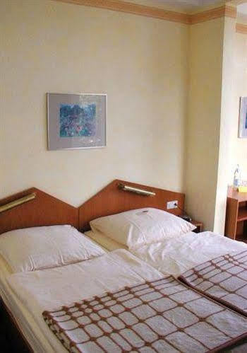 See Schlosshotel Am Kellersee أويتين المظهر الخارجي الصورة